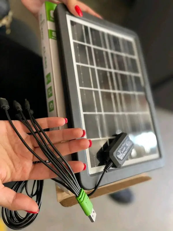 CARGADOR SOLAR PORTÁTIL